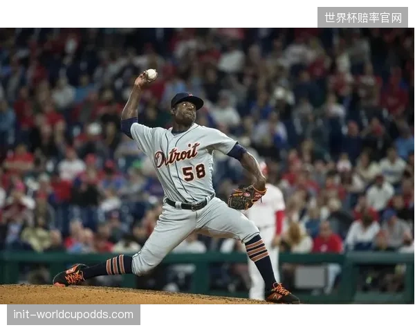 MotusGlobal的袖套传感器数据，正在帮助MLB球队量化投球负荷，以应对投手肘部UCL撕裂的年轻化危机
